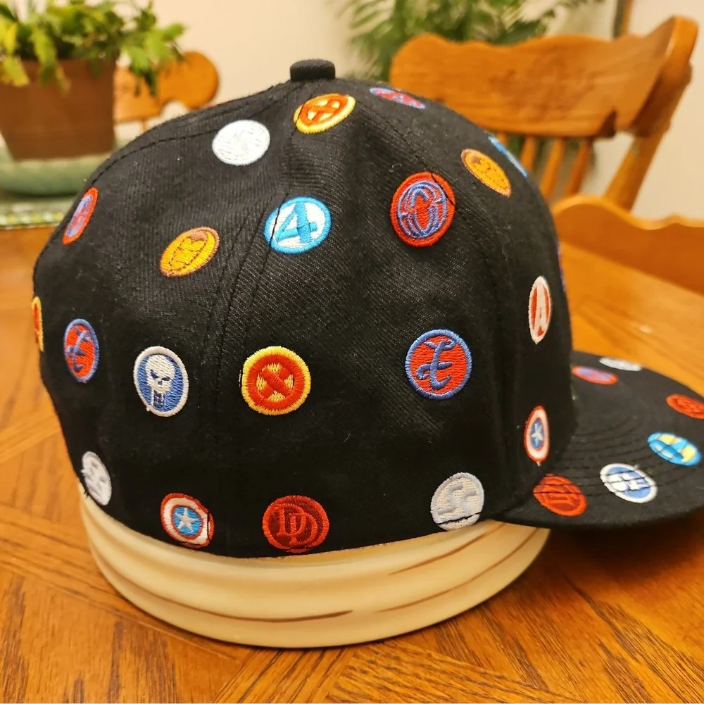 RARE Marvel Avengers embroidered Black Size 7.5 wool hat cap Very nice condition